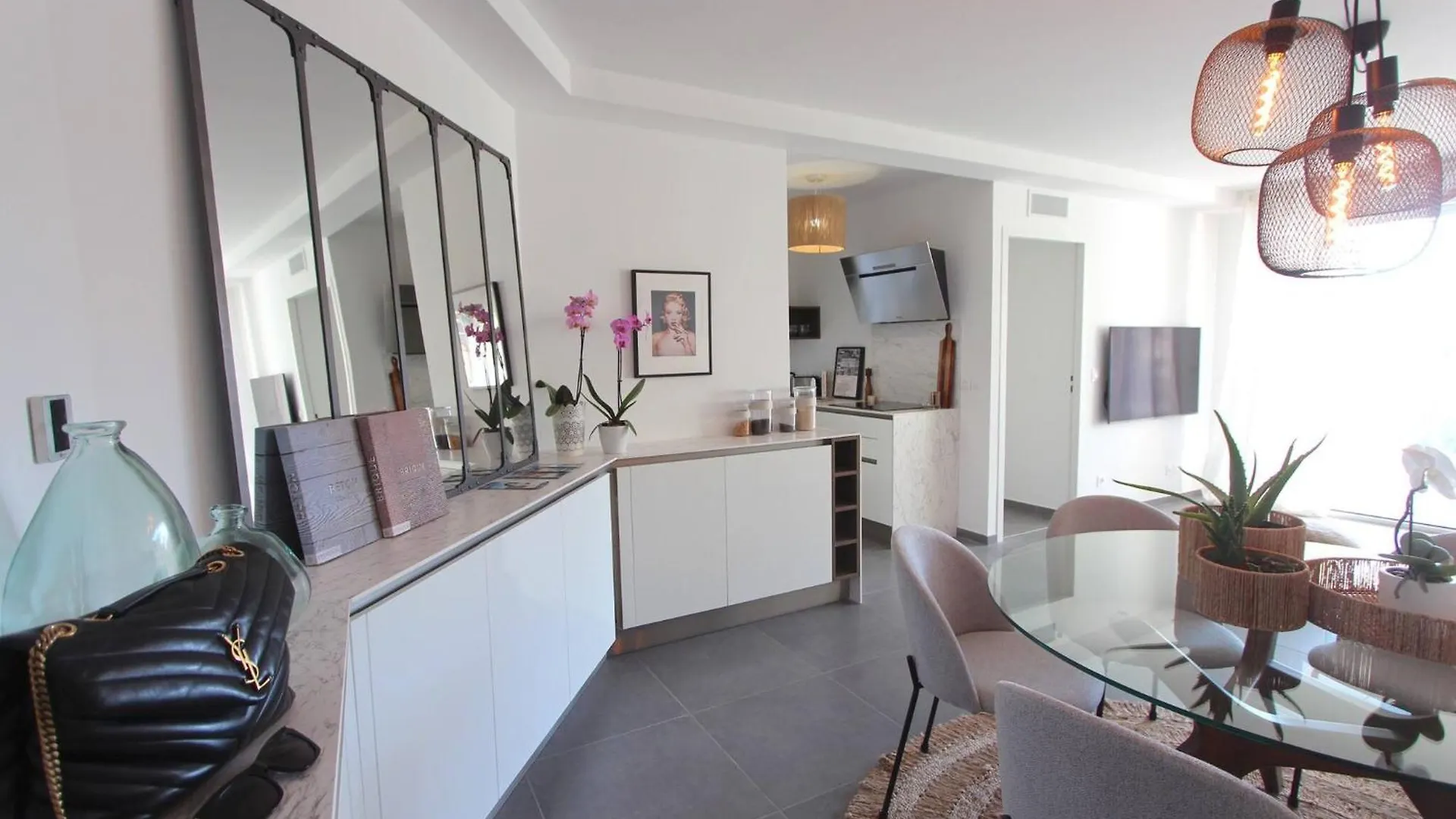 Sun Paradise Seaview&Terrace Parking&Pool Beausoleil 0*,  Francia